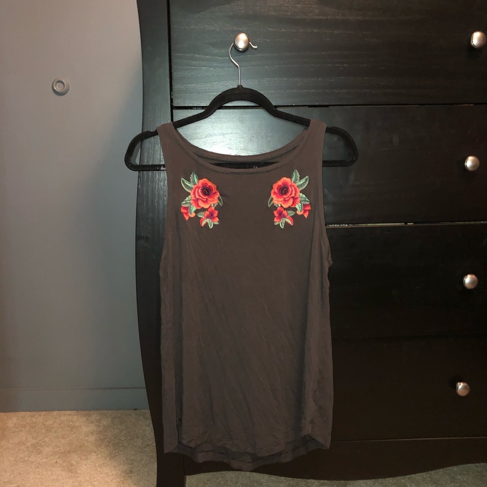 Gray Tank Top W Flowers